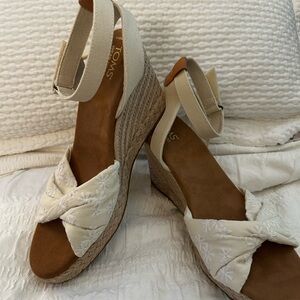 TOMS Cream Embroidered Espadrille Wedge Sandals- Size 11